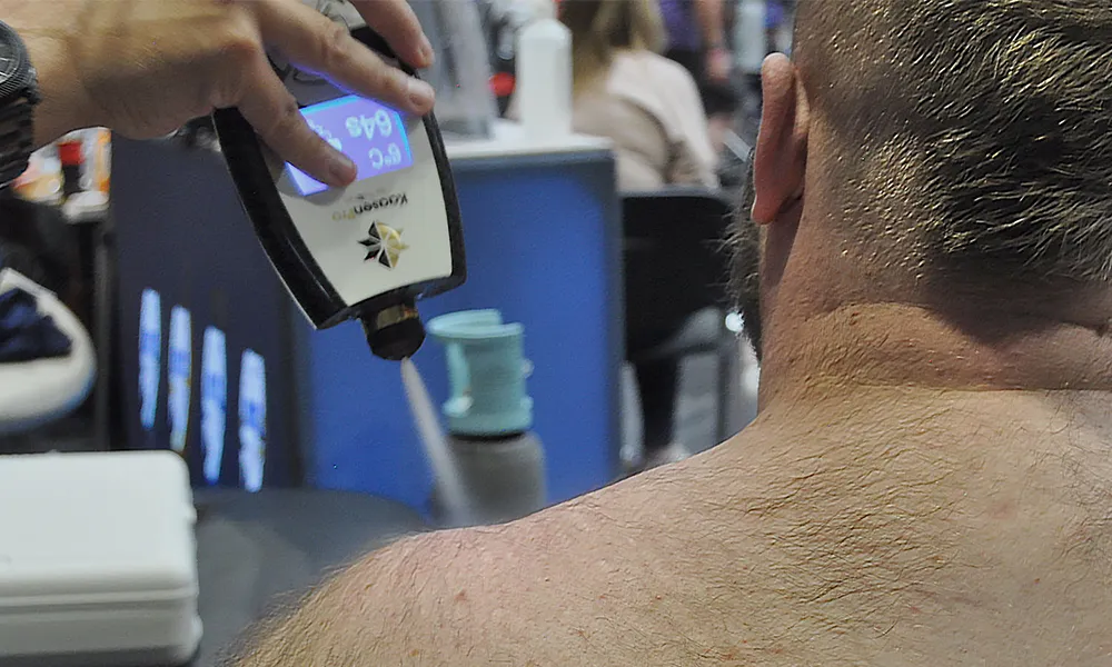KaasenPro device treating athletes shoulder 